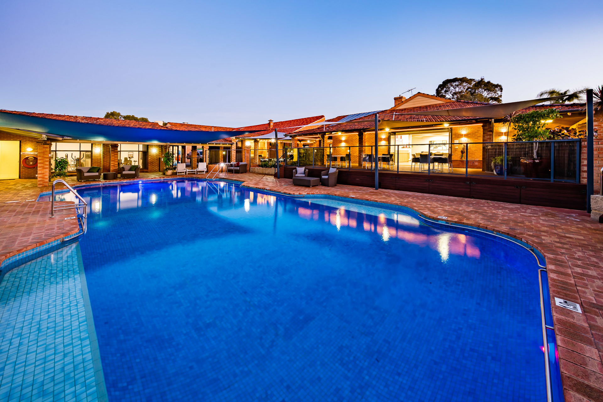 Be quick to secure this fully upgraded villa due for completion in early 2023!